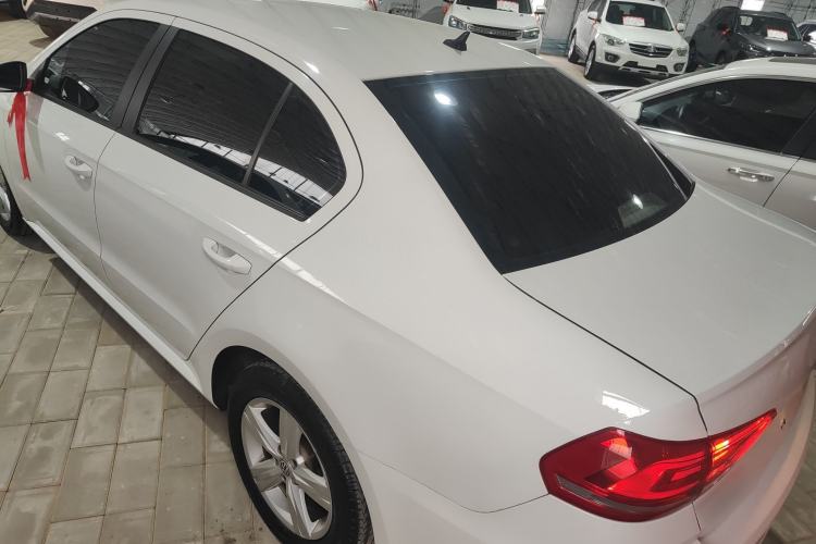 Used Volkswagen Lavida 2017 1.6L Automatic Fashion Edition Exterior 2