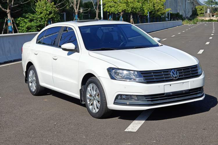 Used Volkswagen Lavida 2017 230TSI DSG Comfort Edition Exterior 2