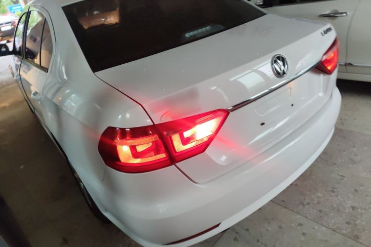 Used Volkswagen Lavida 2017 1.6L Automatic Comfort Edition Exterior 2