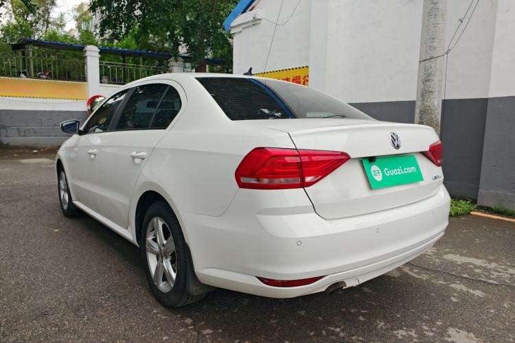 Used Volkswagen Lavida 2017 1.6L Automatic Fashion Edition Exterior 2