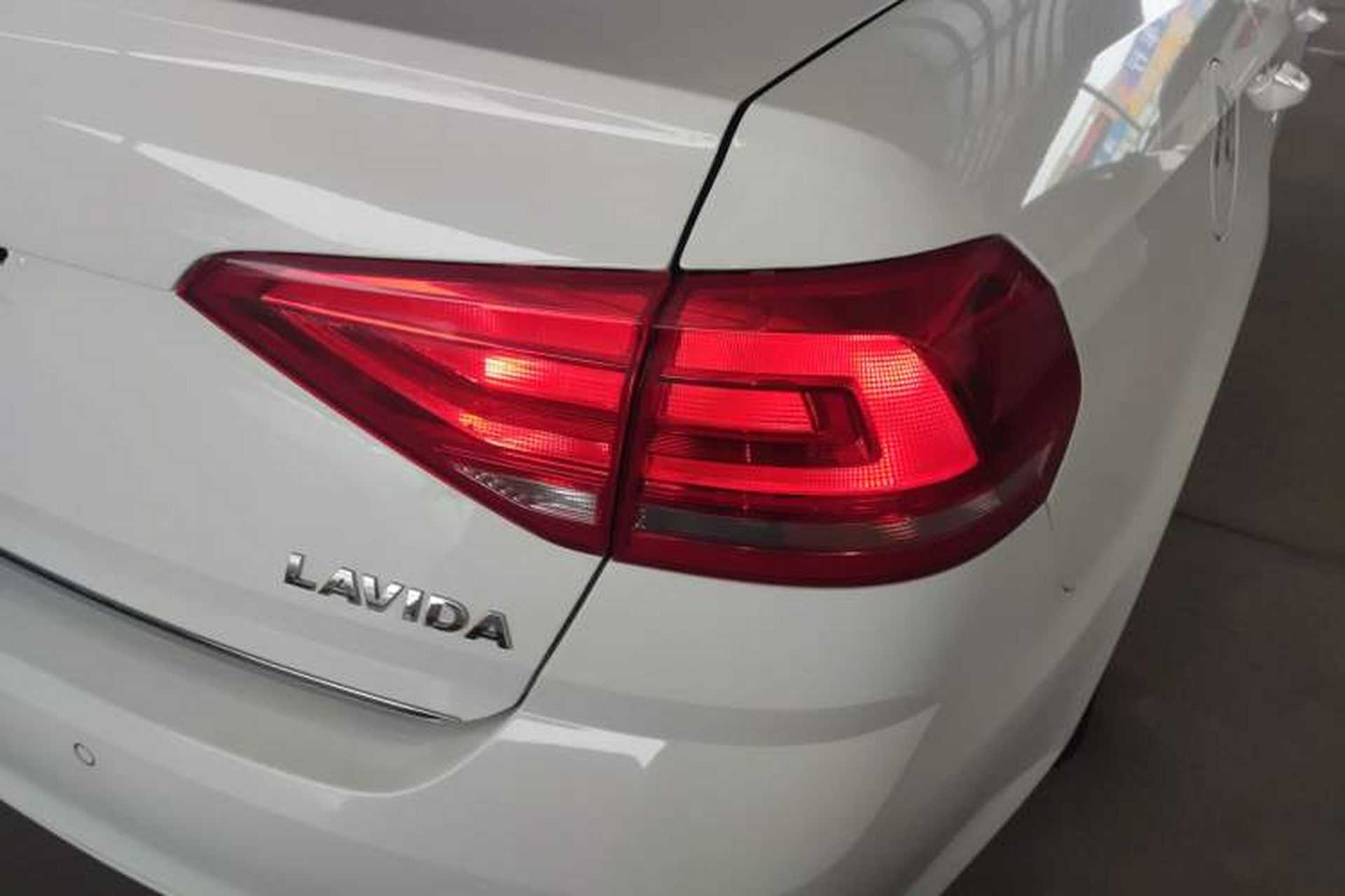 Used Volkswagen Lavida 2017 1.6L Manual Comfort Edition Exterior 3