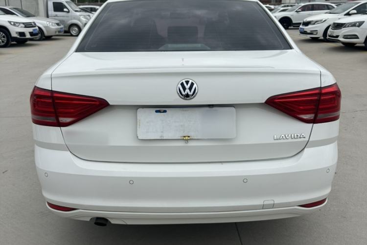 Used Volkswagen Lavida 2017 1.6L Automatic Fashion Edition Exterior 3