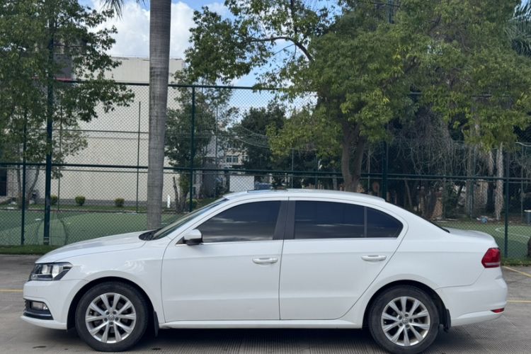 Used Volkswagen Lavida 2017 1.6L Automatic Comfort Edition Exterior 3