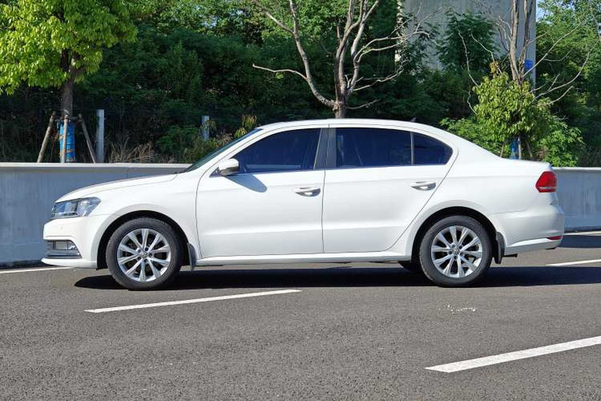 Used Volkswagen Lavida 2017 230TSI DSG Comfort Edition Exterior 3