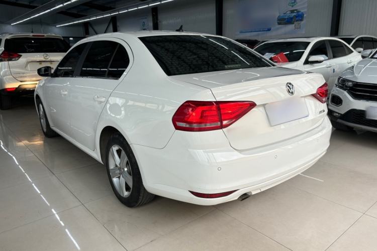 Used Volkswagen Lavida 2017 1.6L Automatic Fashion Edition Exterior 3