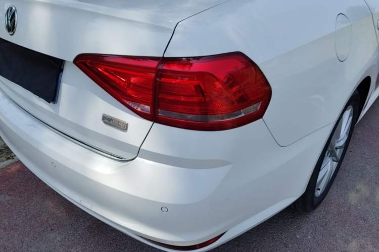 Used Volkswagen Lavida 2017 1.6L Automatic Comfort Edition Exterior 3