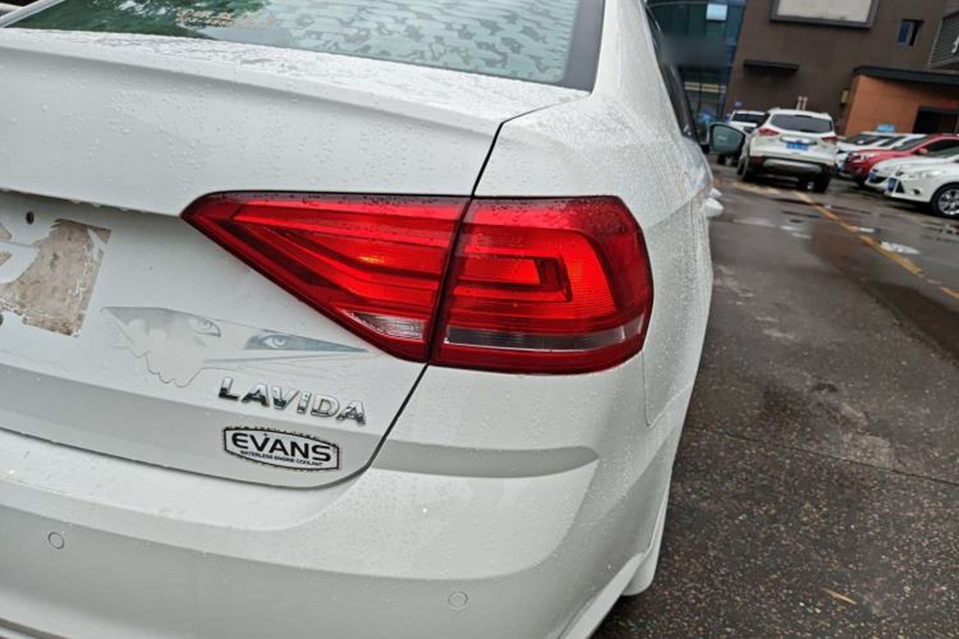 Used Volkswagen Lavida 2017 1.6L Manual Fashion Edition Exterior 3