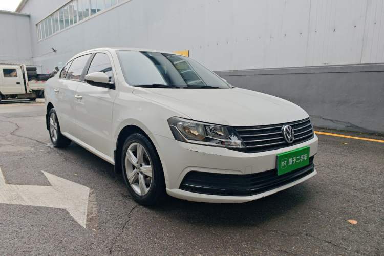 Used Volkswagen Lavida 2017 1.6L Automatic Fashion Edition Exterior 3