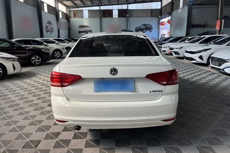 Used Volkswagen Lavida 2017 1.6L Automatic Fashion Edition Exterior 4