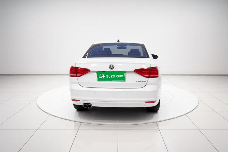 Used Volkswagen Lavida 2017 1.6L Automatic Fashion Edition Exterior 4