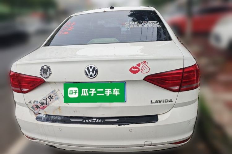 Used Volkswagen Lavida 2017 1.6L Manual Fashion Edition Exterior 4