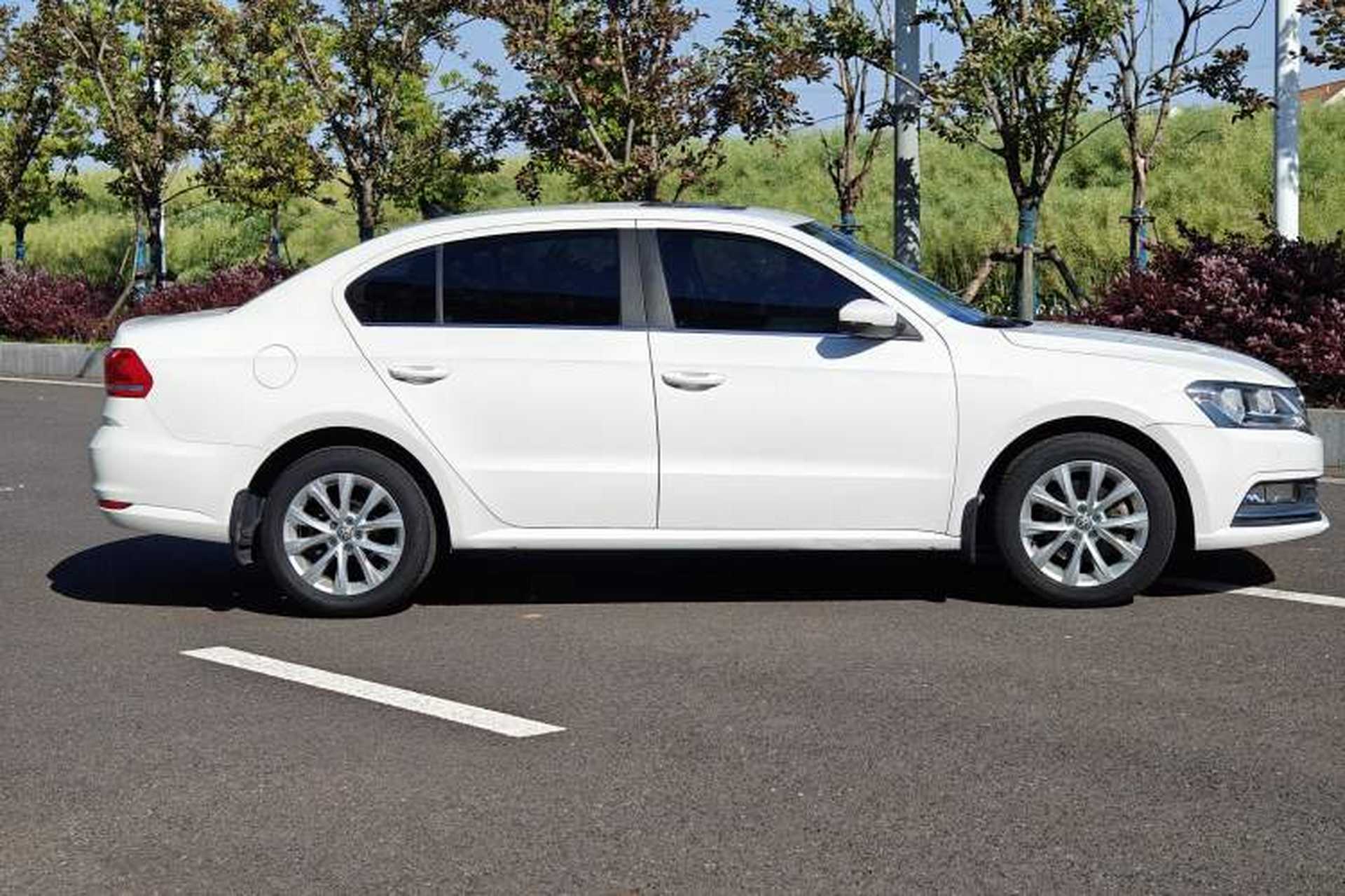 Used Volkswagen Lavida 2017 230TSI DSG Comfort Edition Exterior 4