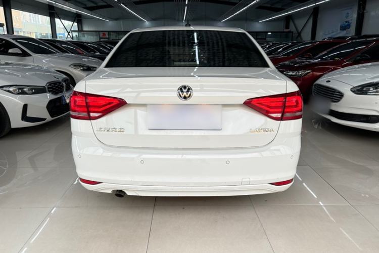 Used Volkswagen Lavida 2017 1.6L Automatic Fashion Edition Exterior 4