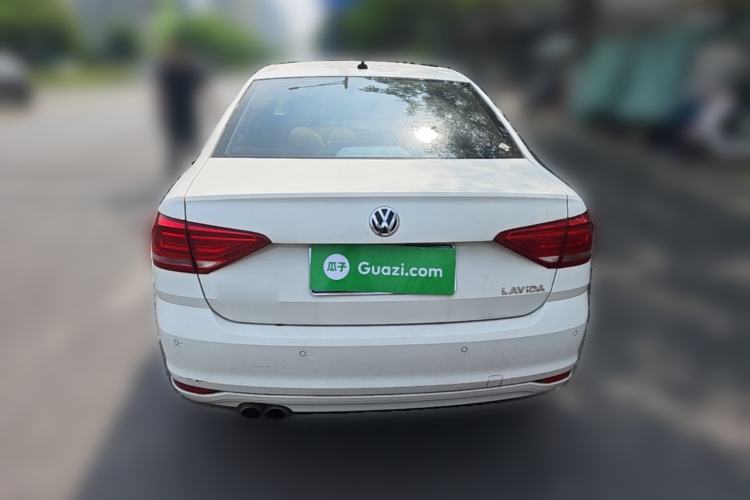 Used Volkswagen Lavida 2017 1.6L Manual Fashion Edition Exterior 4