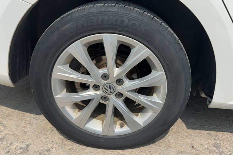 Used Volkswagen Lavida 2017 1.6L Automatic Comfort Edition Exterior 4