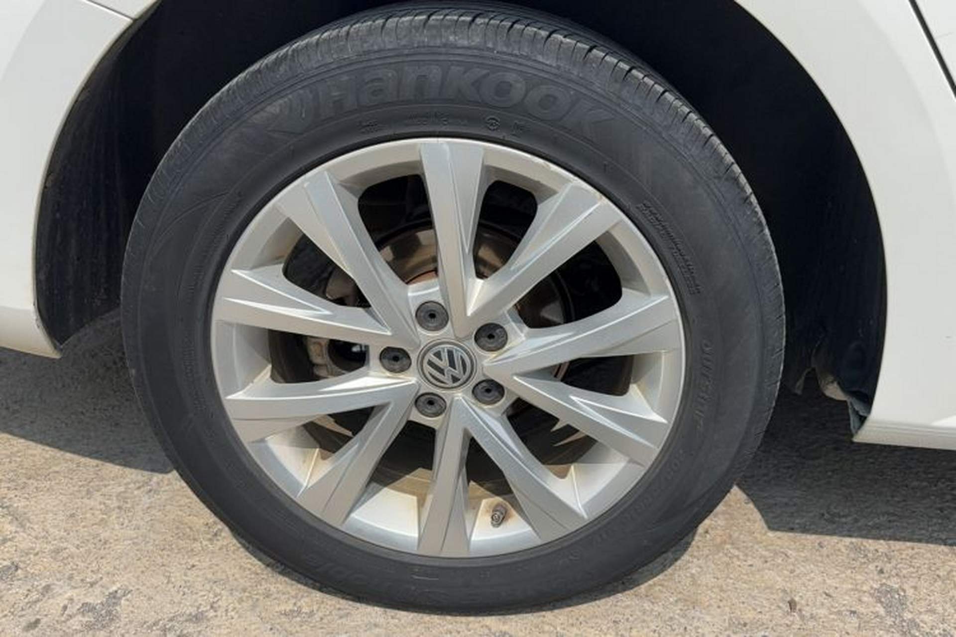 Used Volkswagen Lavida 2017 1.6L Automatic Comfort Edition Exterior 4