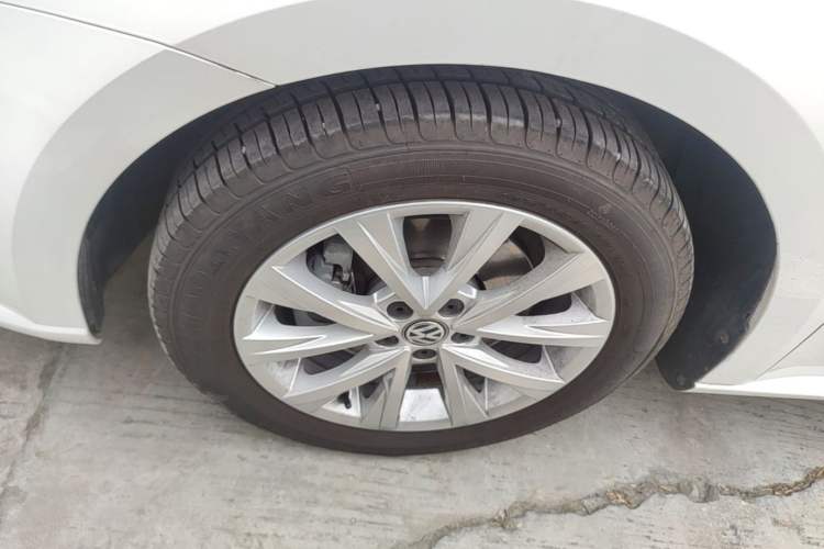 Used Volkswagen Lavida 2017 230TSI DSG Comfort Edition Exterior 4