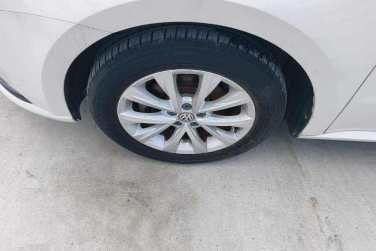 Used Volkswagen Lavida 2017 1.6L Automatic Comfort Edition Exterior 4