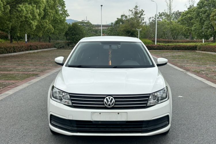 Used Volkswagen Lavida 2017 1.6L Automatic Fashion Edition Exterior 4