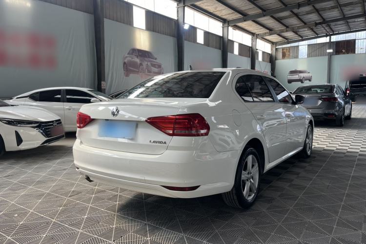 Used Volkswagen Lavida 2017 1.6L Automatic Fashion Edition Exterior 5