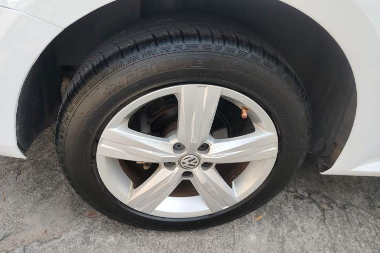 Used Volkswagen Lavida 2017 1.6L Automatic Fashion Edition Exterior 5