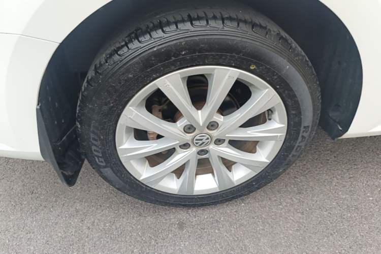 Used Volkswagen Lavida 2017 230TSI DSG Comfort Edition Exterior 5