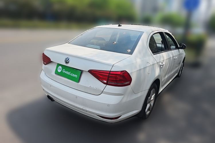 Used Volkswagen Lavida 2017 1.6L Manual Fashion Edition Exterior 5