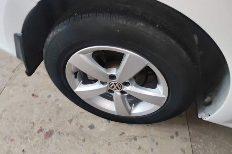 Used Volkswagen Lavida 2017 1.6L Automatic Comfort Edition Exterior 5