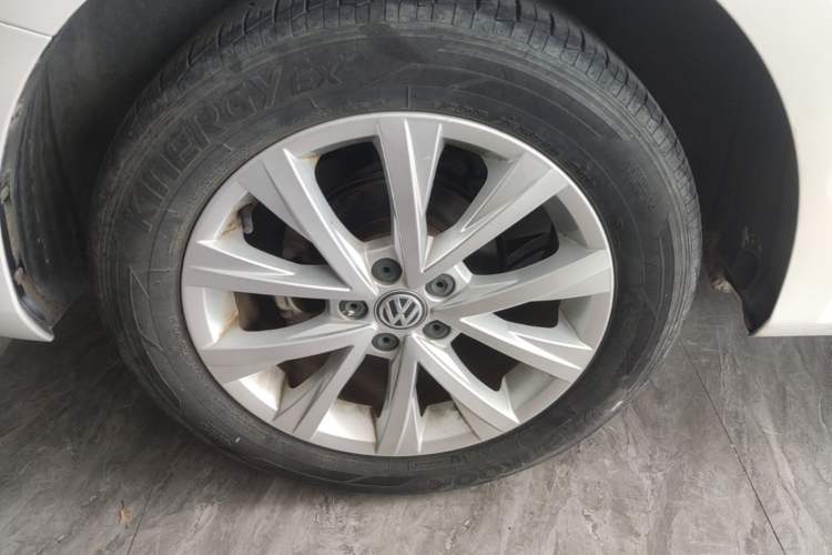 Used Volkswagen Lavida 2017 1.6L Automatic Comfort Edition Exterior 5