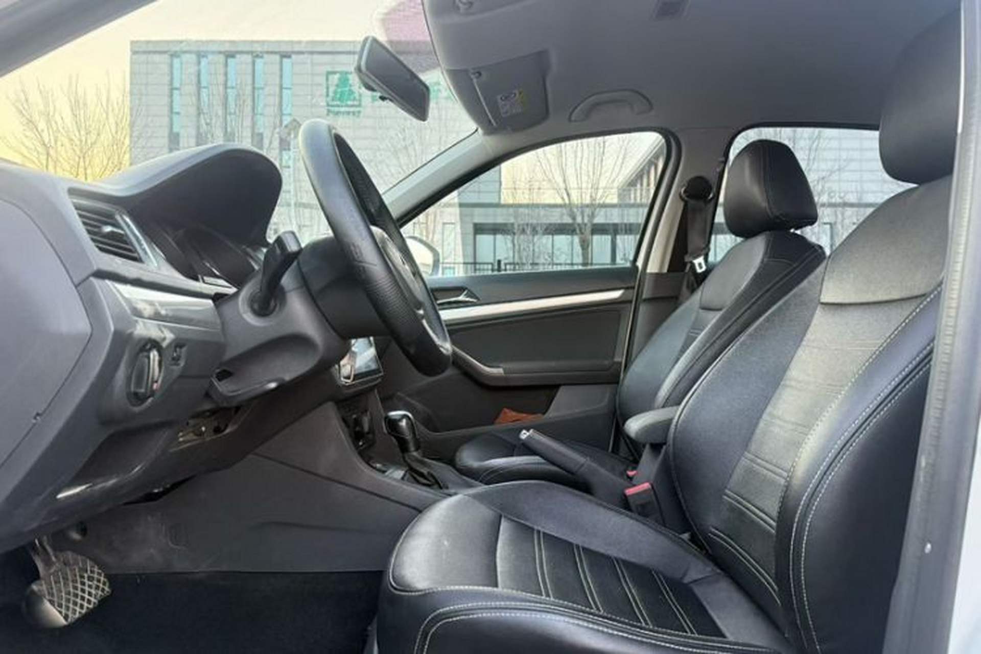 Used Volkswagen Lavida 2017 1.6L Automatic Fashion Edition Exterior 6