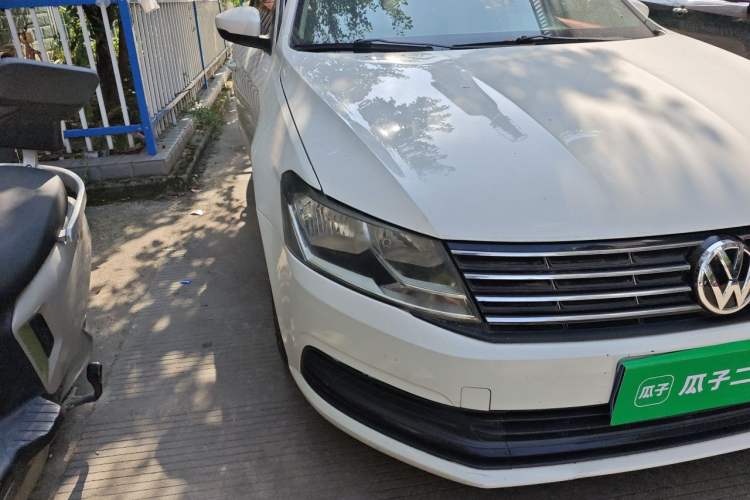 Used Volkswagen Lavida 2017 1.6L Automatic Fashion Edition Exterior 6