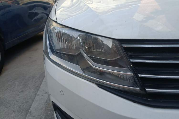 Used Volkswagen Lavida 2017 1.6L Automatic Comfort Edition Exterior 6