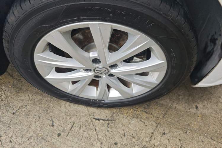 Used Volkswagen Lavida 2017 1.6L Automatic Comfort Edition Exterior 7