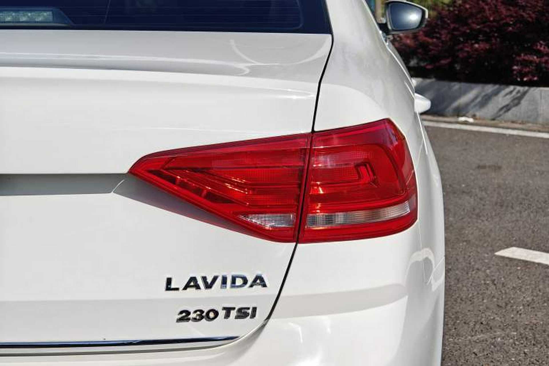 Used Volkswagen Lavida 2017 230TSI DSG Comfort Edition Exterior 8