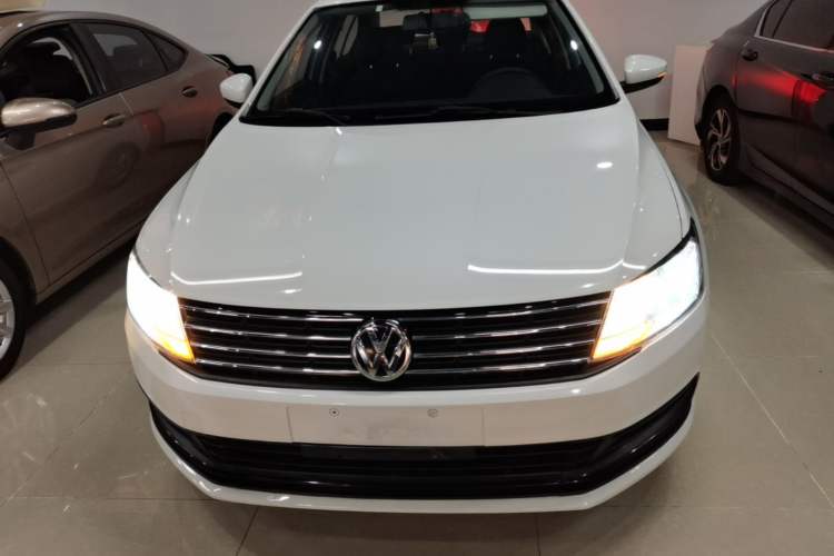 Used Volkswagen Lavida 2017 1.6L Automatic Fashion Edition Front