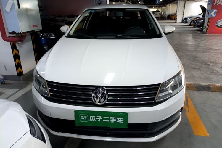 Used Volkswagen Lavida 2017 1.6L Manual Fashion Edition Front