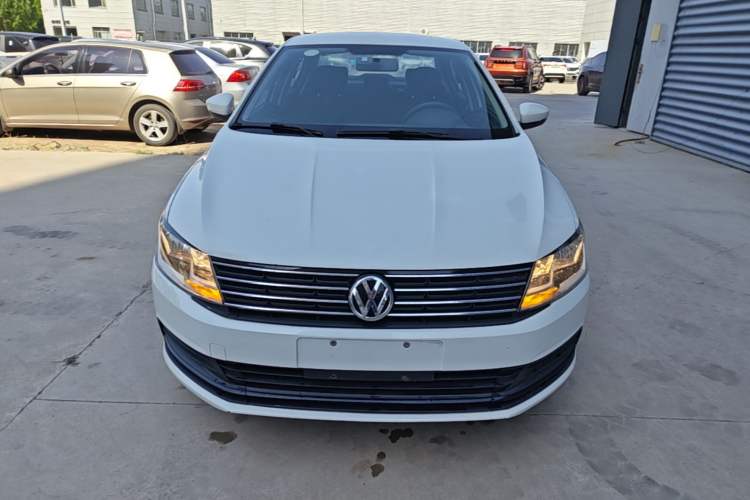 Used Volkswagen Lavida 2017 1.6L Manual Fashion Edition Front