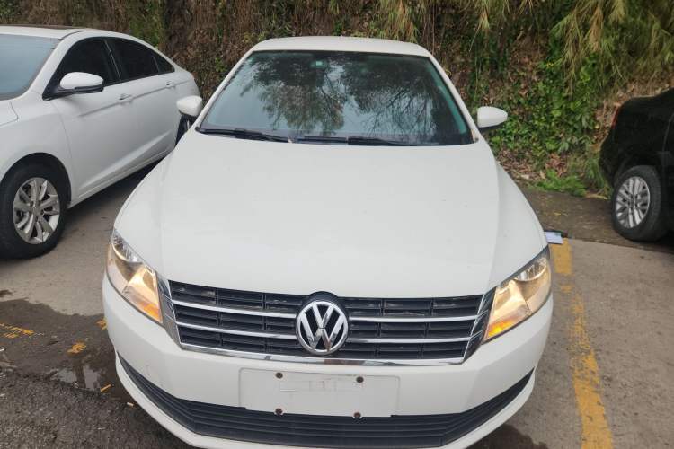Used Volkswagen Lavida 2017 1.6L Automatic Comfort Edition Front