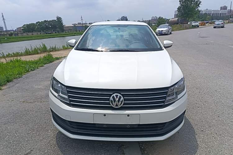 Used Volkswagen Lavida 2017 1.6L Automatic Fashion Edition Front