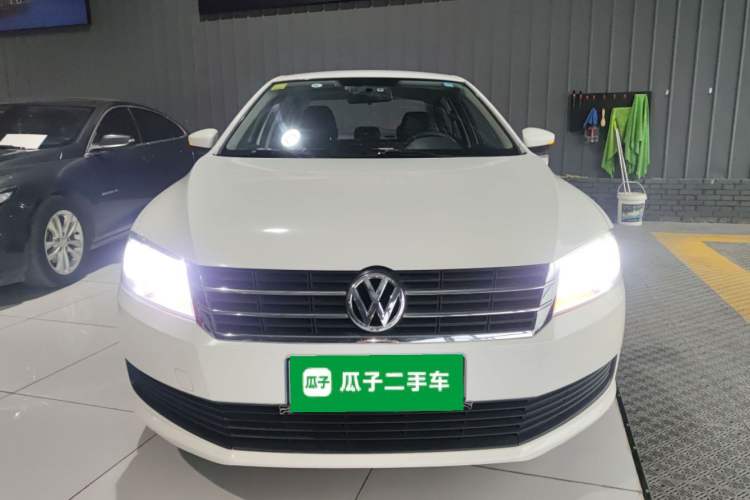 Used Volkswagen Lavida 2017 1.6L Automatic Comfort Edition Front