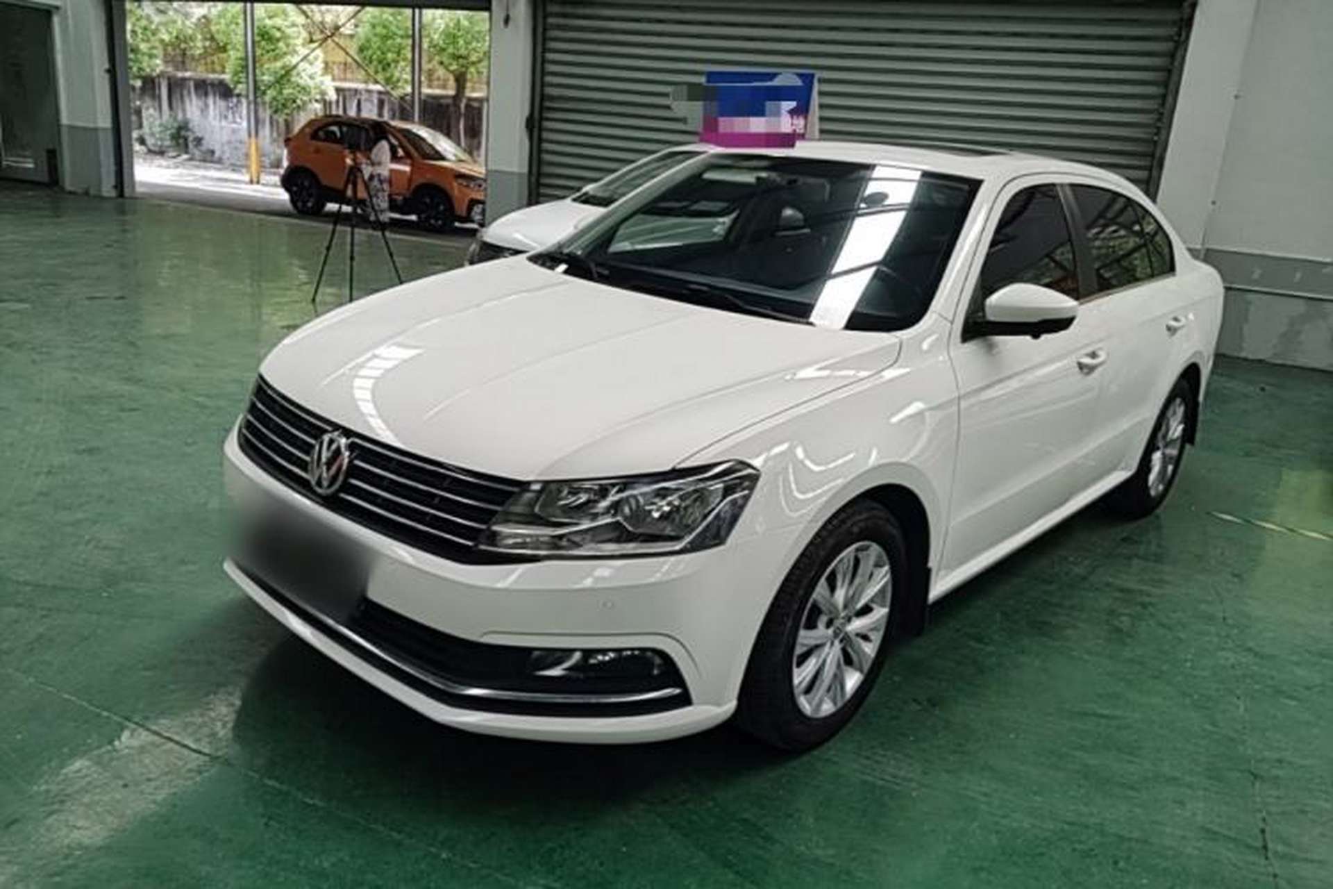Used Volkswagen Lavida 2017 1.6L Automatic Comfort Edition Front Left 45 Deg