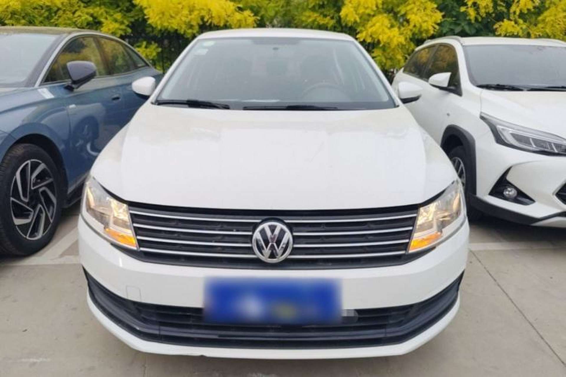 Used Volkswagen Lavida 2017 1.6L Manual Fashion Edition Front