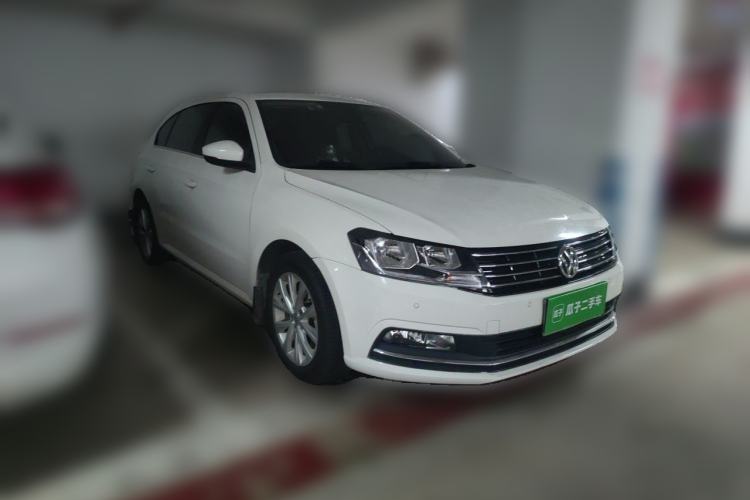 Used Volkswagen Lavida 2017 1.6L Automatic Comfort Edition Front Right 45 Deg