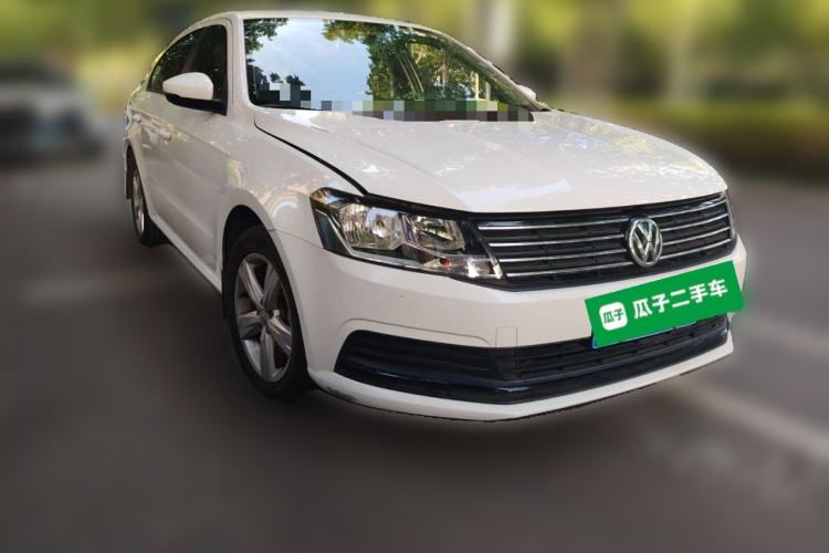 Used Volkswagen Lavida 2017 1.6L Manual Fashion Edition Front Right 45 Deg