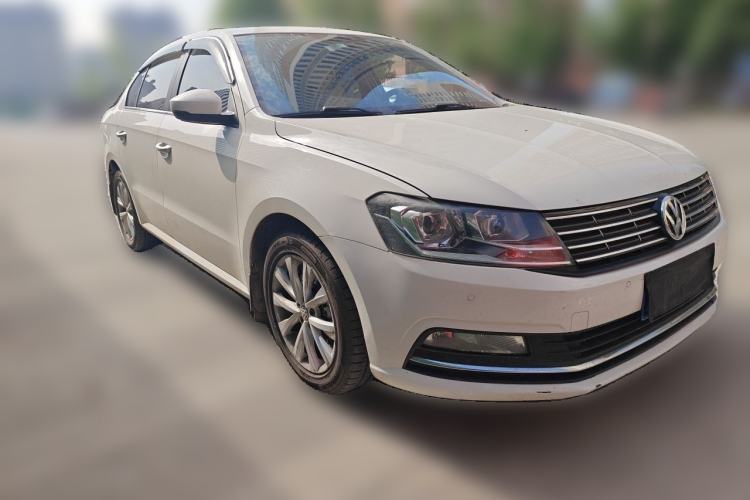 Used Volkswagen Lavida 2017 230TSI DSG Comfort Edition Front Right 45 Deg