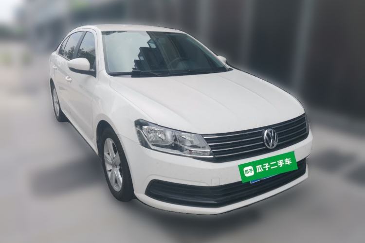 Used Volkswagen Lavida 2017 1.6L Automatic Fashion Edition Front Right 45 Deg