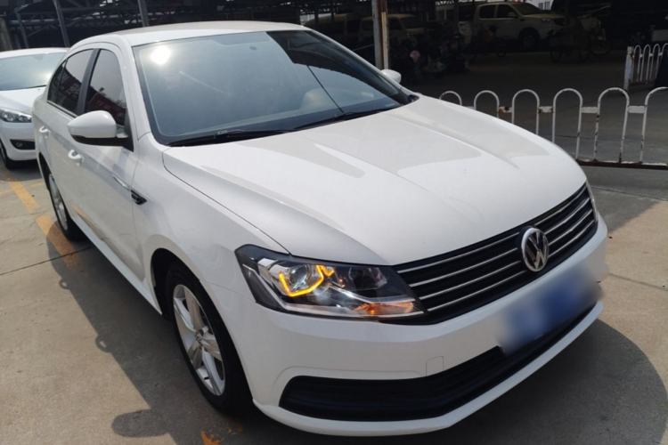 Used Volkswagen Lavida 2017 1.6L Automatic Fashion Edition Front Right 45 Deg