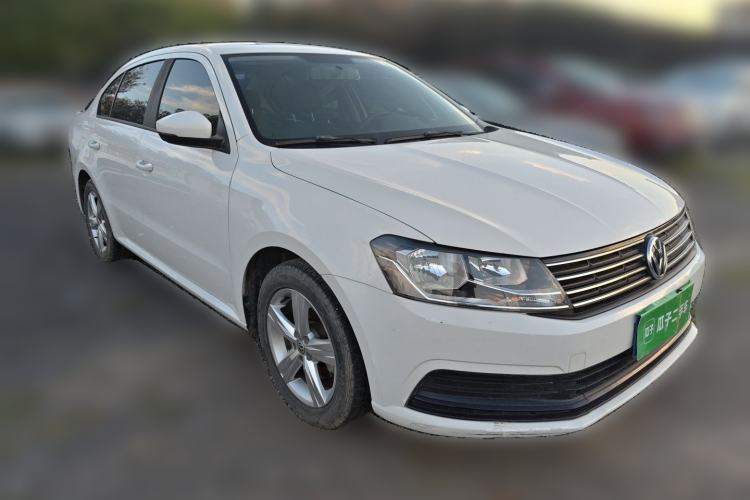 Used Volkswagen Lavida 2017 1.6L Automatic Fashion Edition Front Right 45 Deg
