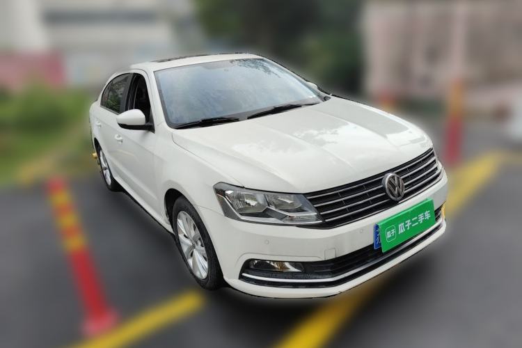 Used Volkswagen Lavida 2017 1.6L Automatic Comfort Edition Front Right 45 Deg