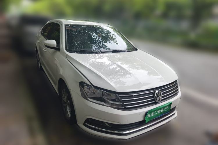 Used Volkswagen Lavida 2017 230TSI DSG Comfort Edition Front Right 45 Deg